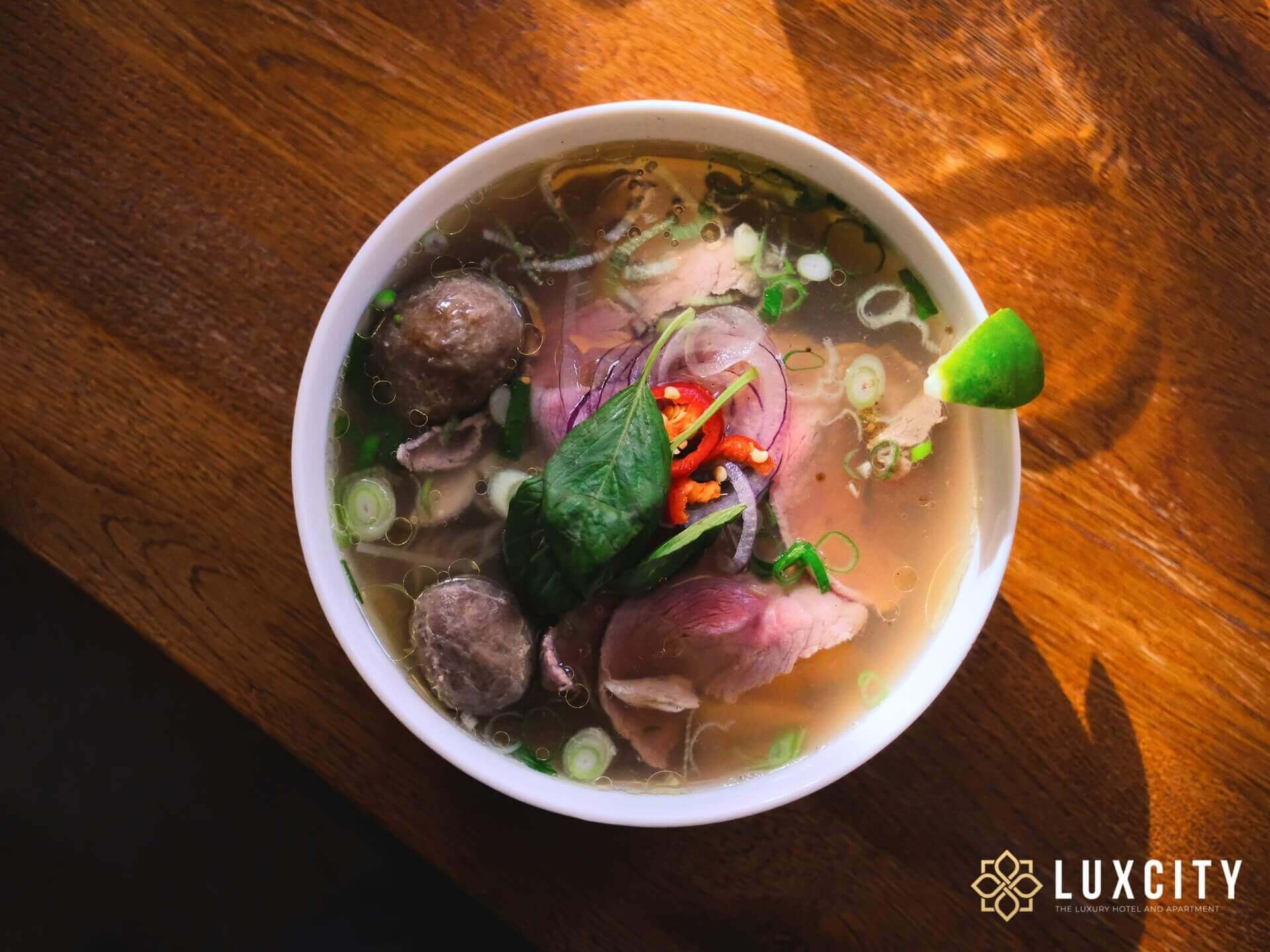 Light and mouthful broth with yummy steak bites