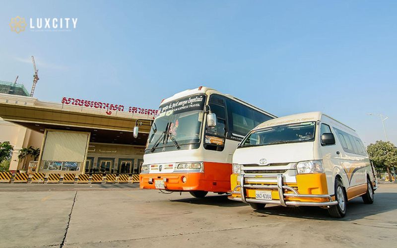 Taking the bus is an easy and cheap way to travel from Phnom Penh to Battambang