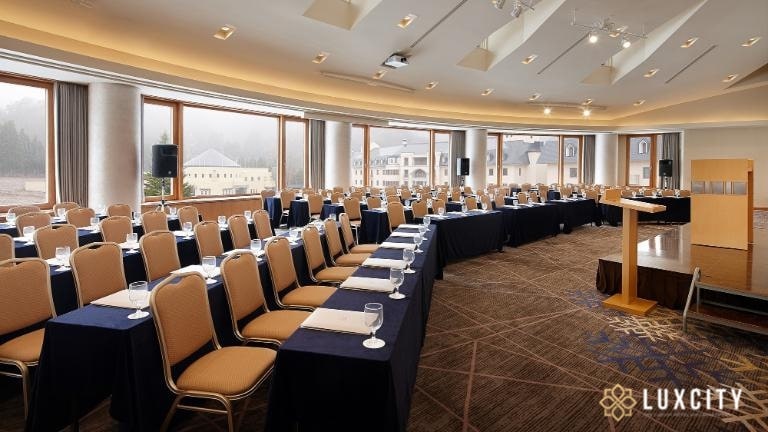 The requirements for these conference facilities are to be comfortable and complete to meet the needs of customers