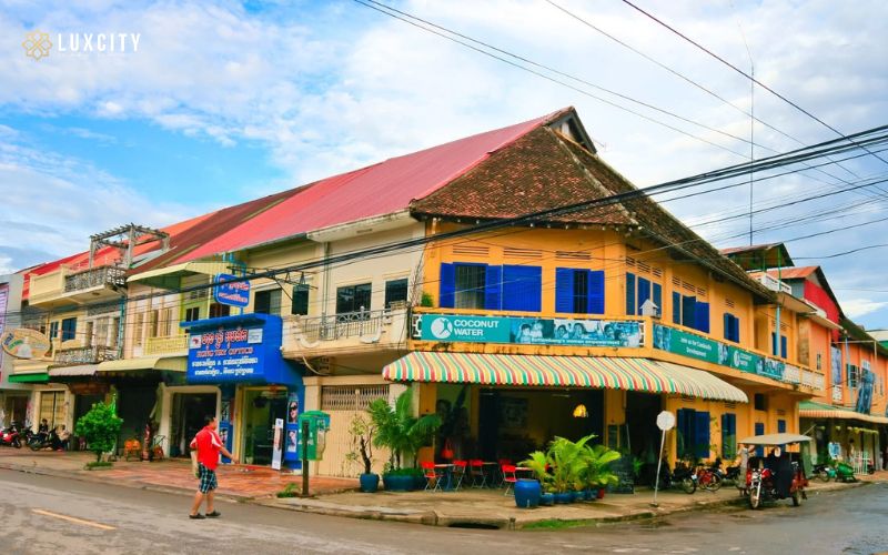 These must-do activities in Battambang will immerse you in the city's rich heritage, natural beauty, and vibrant culture.