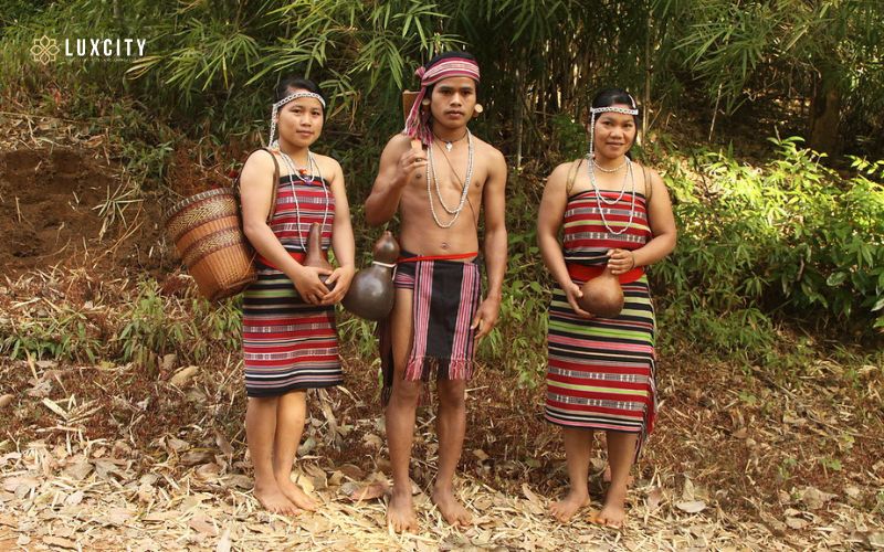 Ratanakiri Province offers a diverse range of experiences, from immersing yourself in nature to connecting with local cultures.