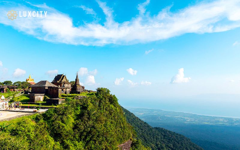 As you travel away from Phnom Penh, you will be surrounded by the soothing green of rice fields and swaying coconut and palm trees