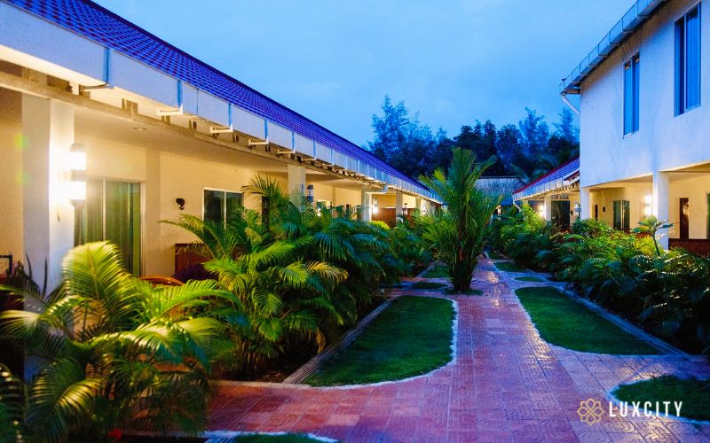 Top 5 hotels in Sihanoukville near Ochheuteal beach for budget travelers