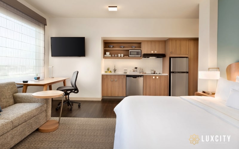 Having a hotel kitchenette is a great asset to your health and pocketbook