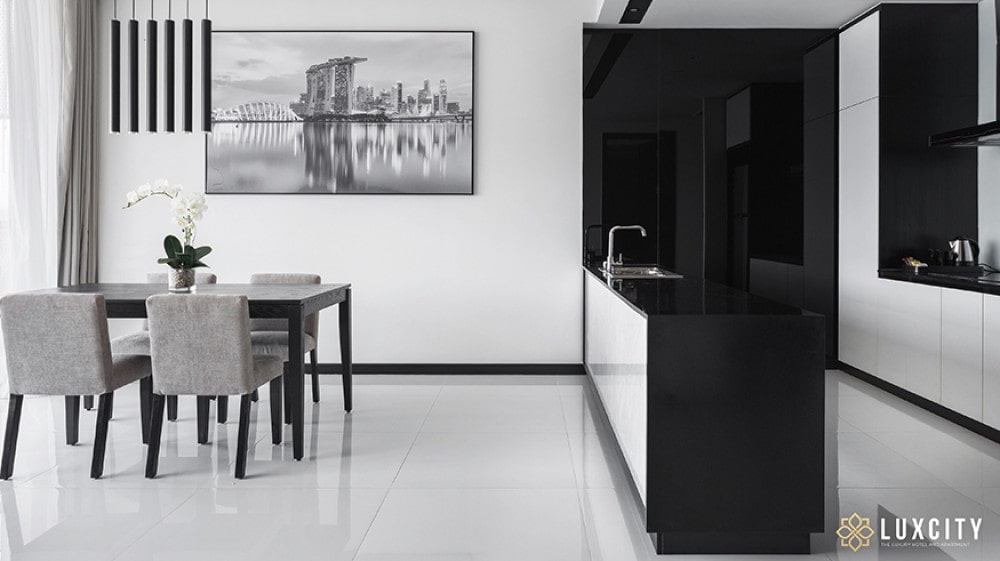 Luxcity provides a fully modern kitchen equipment with a gracefully designed bedroom, and panoramic views of the Phnom Penh skyline, making them ideal for guests to feel at home.