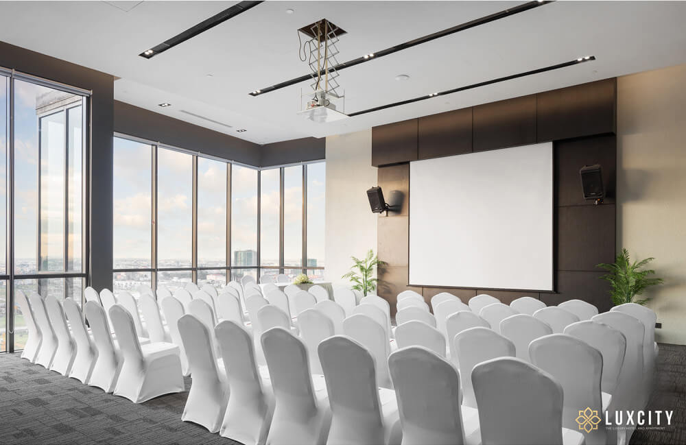 A meeting room is one of the hotel room types that has become popular with many businesses in Phnom Penh and around the world.
