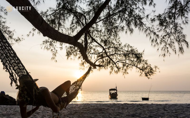 Let yourself be swept away by the allure of Koh Kong, where the extraordinary becomes an everyday reality, and unforgettable memories are waiting to be created