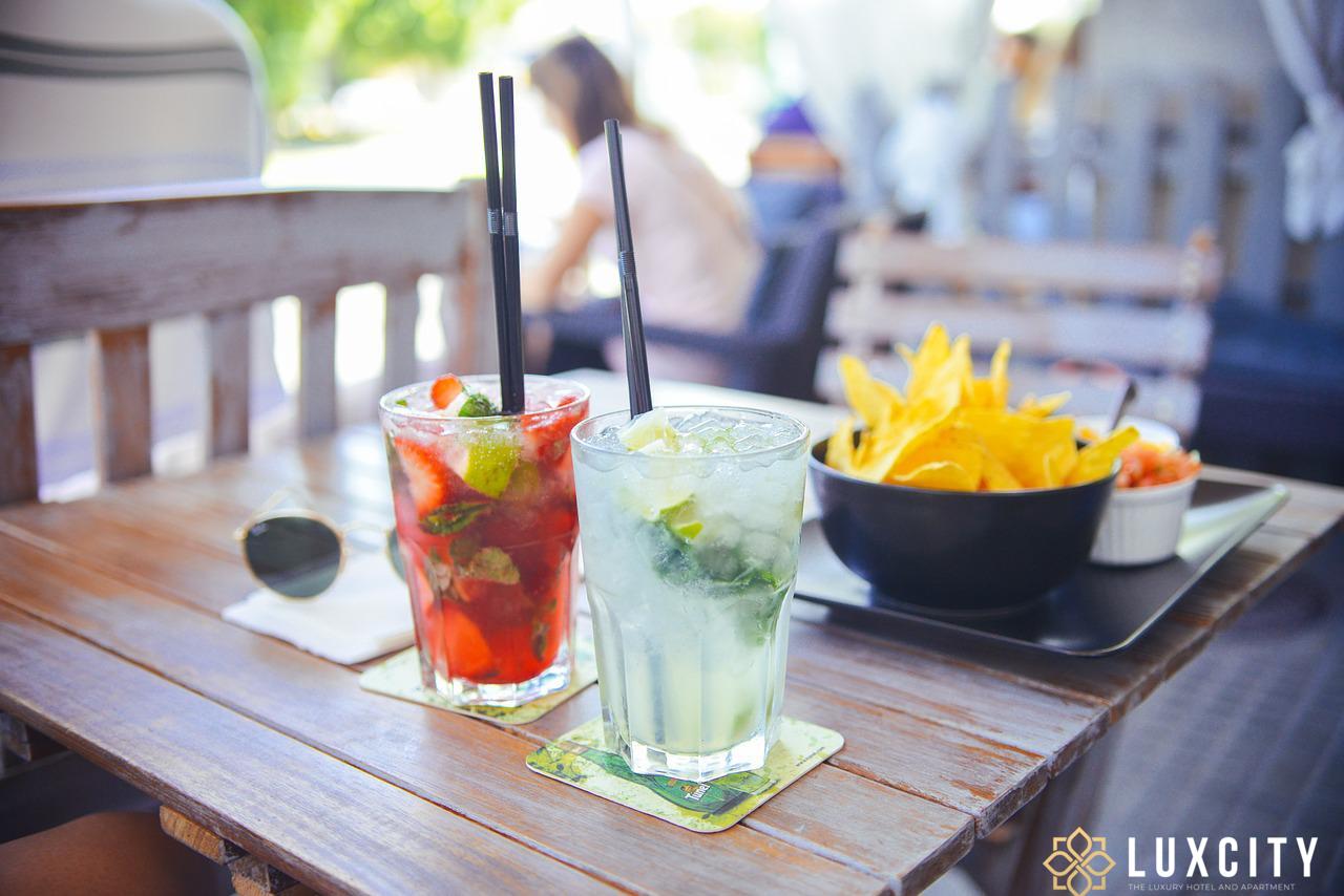 Nice and rare cocktails to accompany the river view