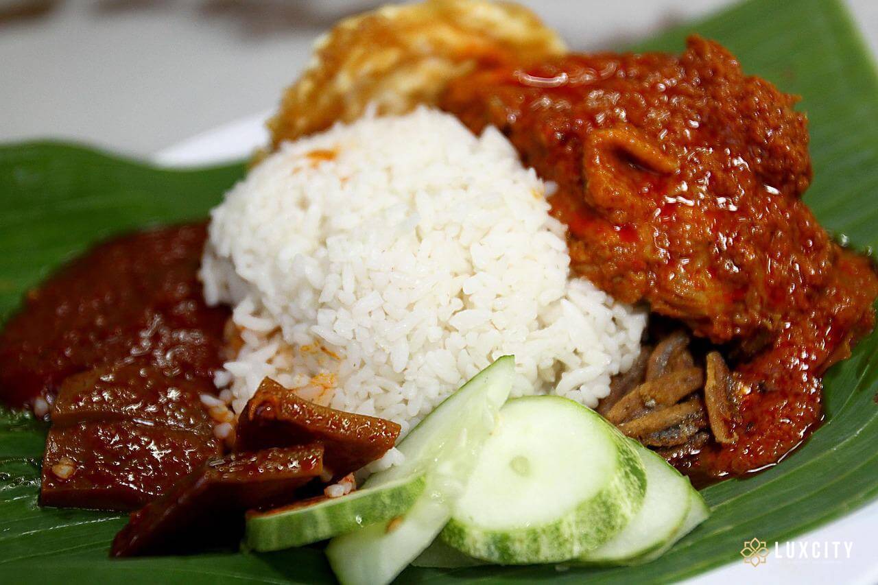 Nondescript Singaporean fast food restaurant serving all of Singapore's local delights