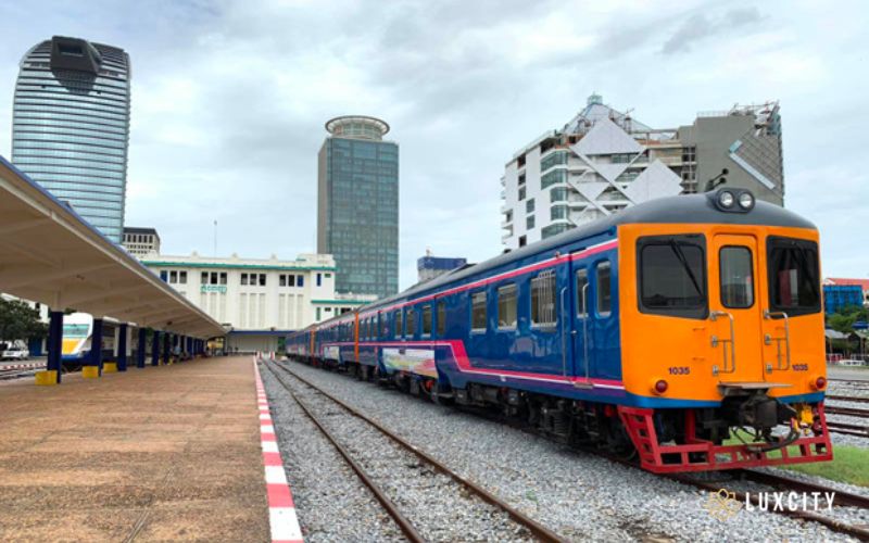 How to get from Phnom Penh to Sihanoukville by train