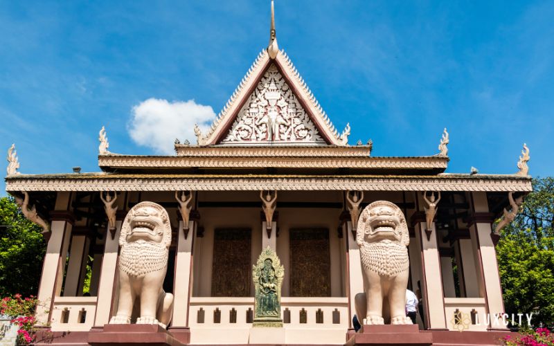 Discover the beauty of Wat Phnom